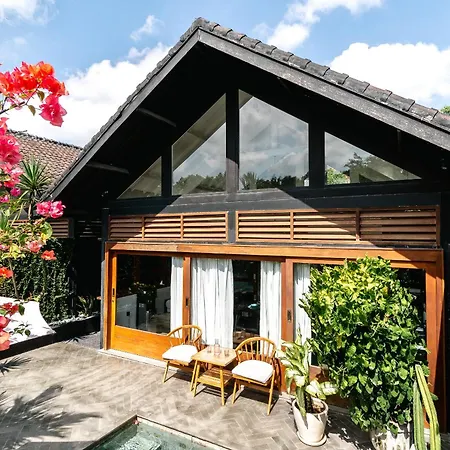Villa Black